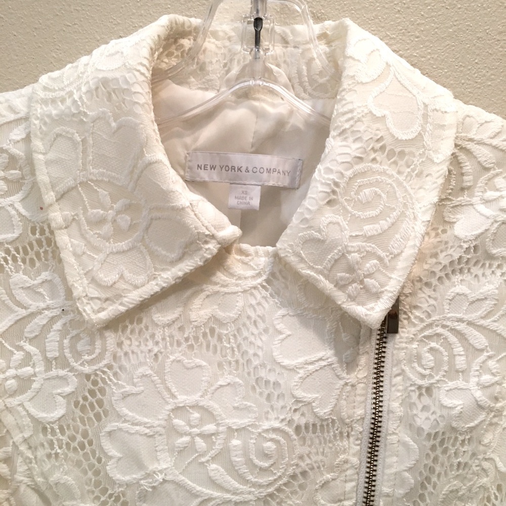 NY&CO off-white Lace Blazer Sz XS